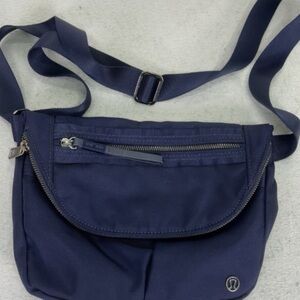 All night festival bag 5L Lululemon midnight Navy Crossbody Bag